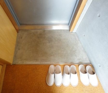 (玄関)