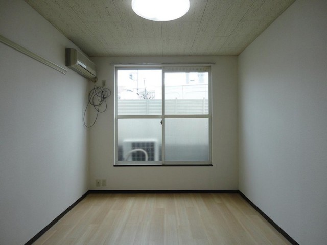 (居間)