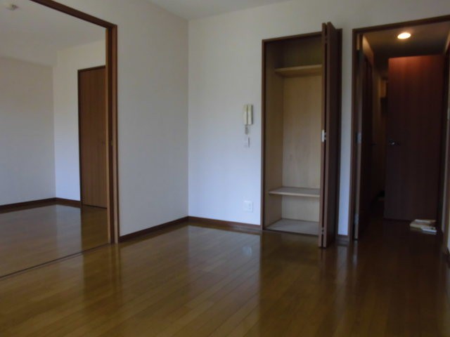(居間)