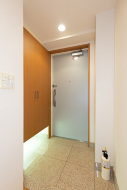 ※写真は同タイプ住戸です。(玄関)