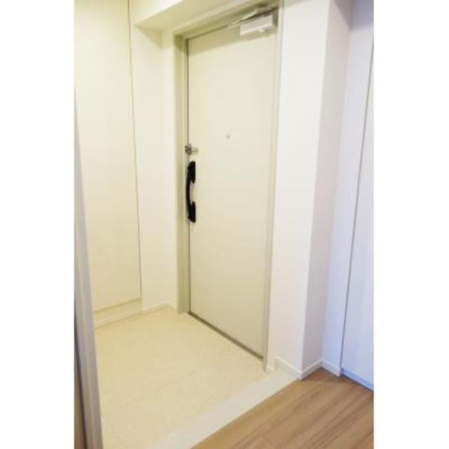 ※写真は同タイプ住戸です。(玄関)