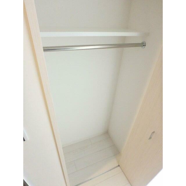 パイプ付クローゼット(内装)