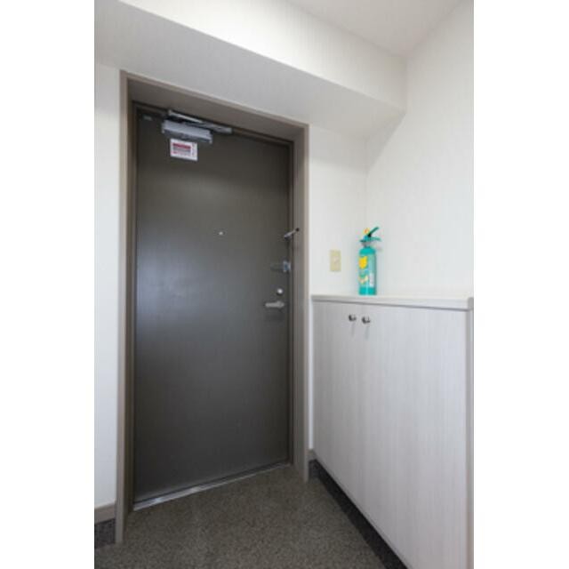 ※写真は同タイプ住戸です。(玄関)