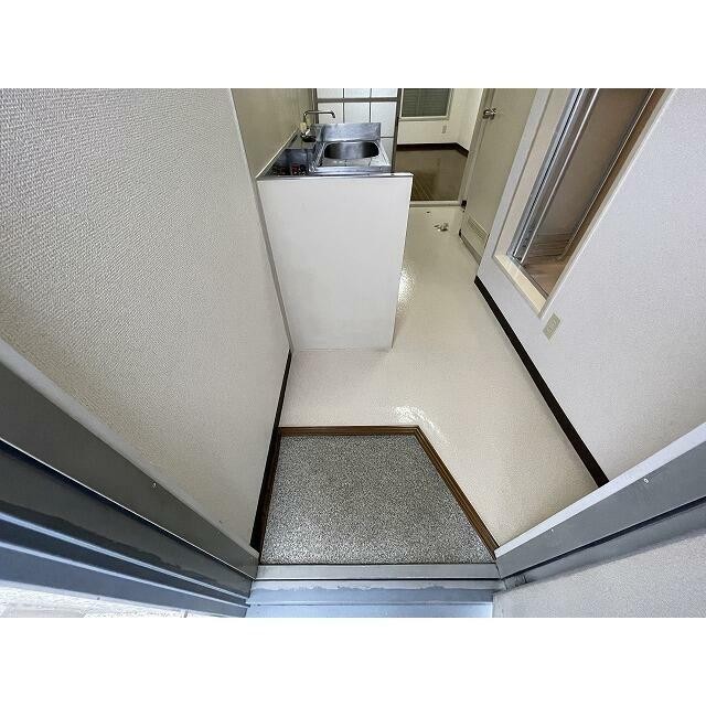 ※同仕様写真含む(玄関)