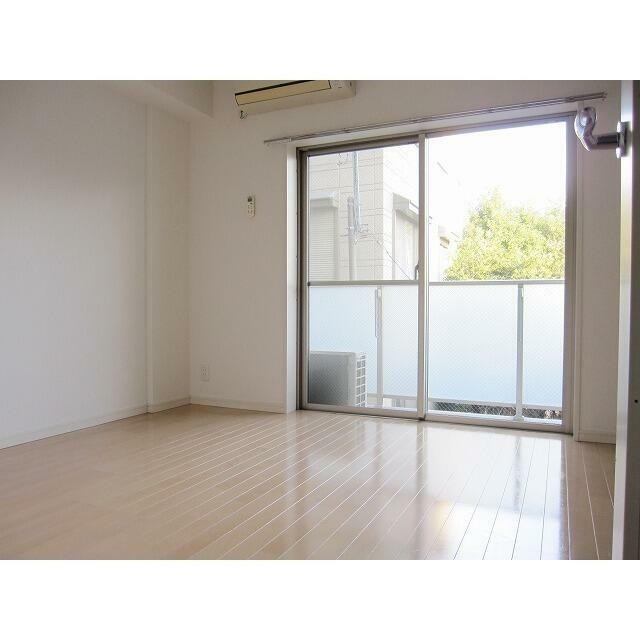 (居間)