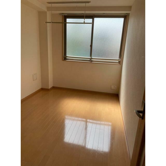 洋室5．8帖(居間)
