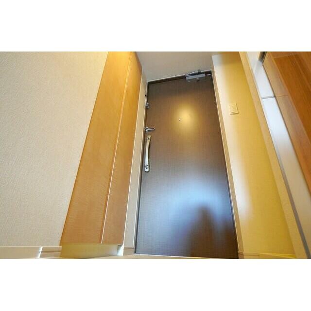 ※写真は同タイプ住戸です。(玄関)