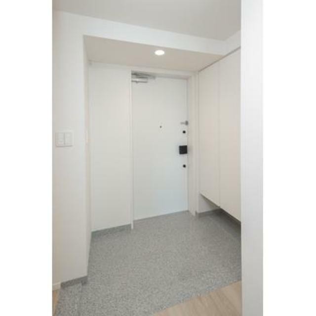 ※写真は同タイプ住戸です。(玄関)