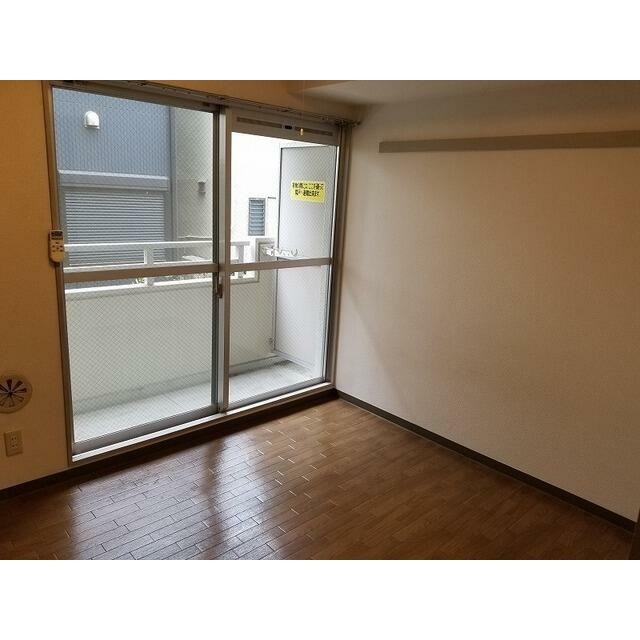 (居間)