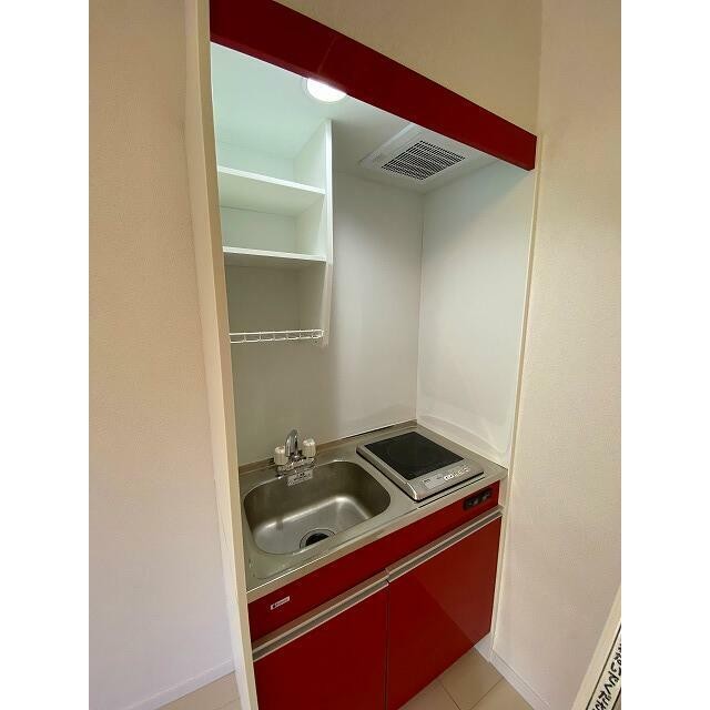 ※室内写真は同タイプ他部屋になります。建具カラー等実際とは異なる場合がございます。(キッチン)
