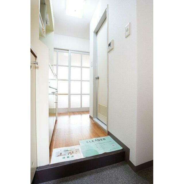 (玄関)