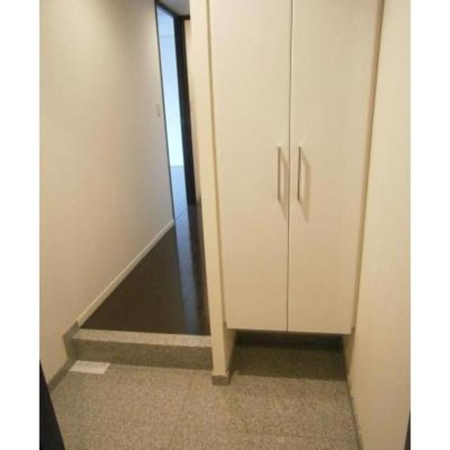 ※写真は同タイプ住戸です。(玄関)