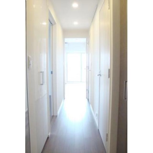 ※写真は同タイプ住戸です。(玄関)