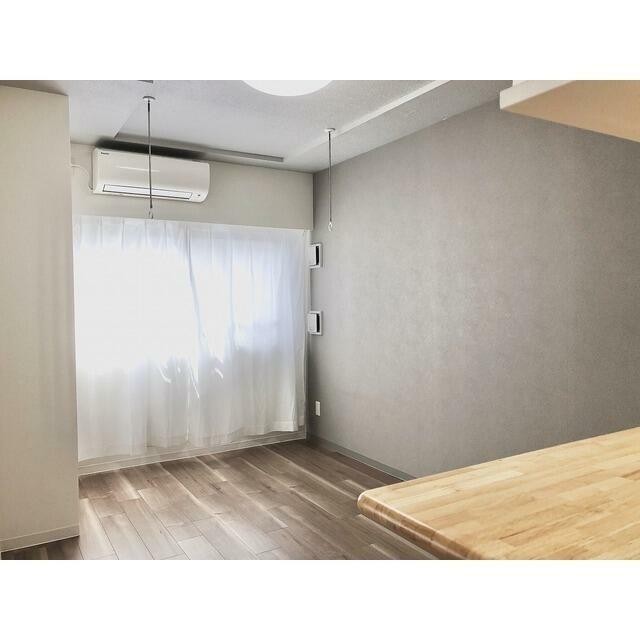 (居間)