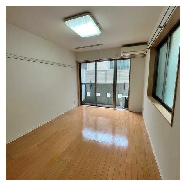 (居間)