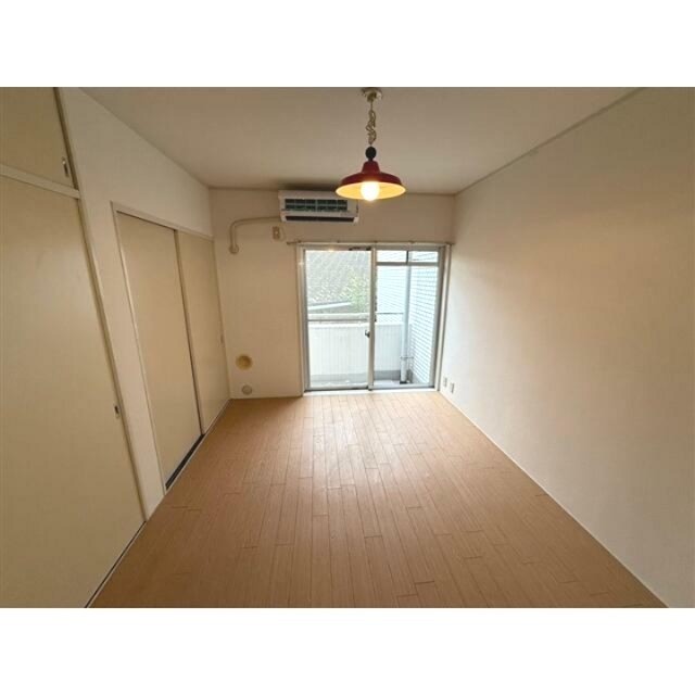 (居間)