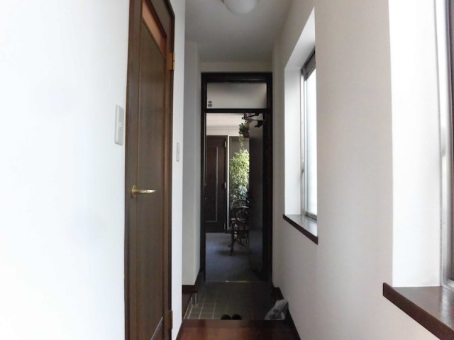 (玄関)