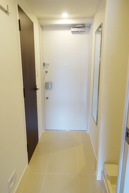 ※写真は同タイプ住戸です。(玄関)