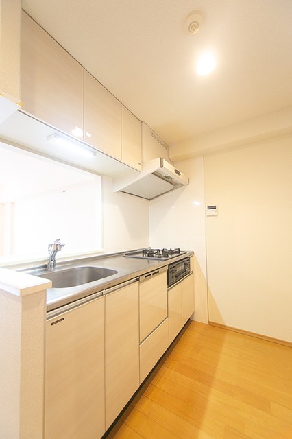 ※写真は同タイプ住戸です。(キッチン)