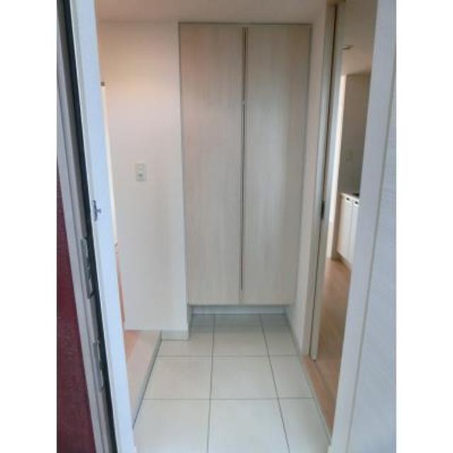 ※写真は同タイプ住戸です。(玄関)