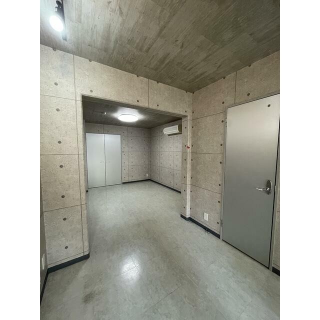 (居間)