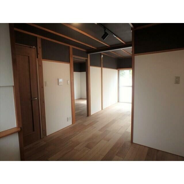 (居間)