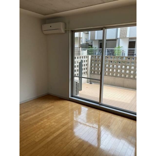 (居間)