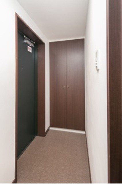 ※写真は同タイプ住戸です。(玄関)