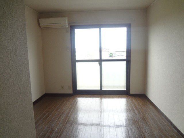 (居間)