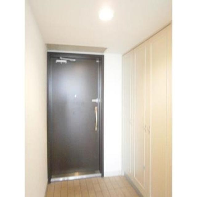 ※写真は同タイプ住戸です。(玄関)