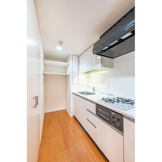 ※写真は同タイプ住戸です。(キッチン)