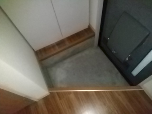 (玄関)