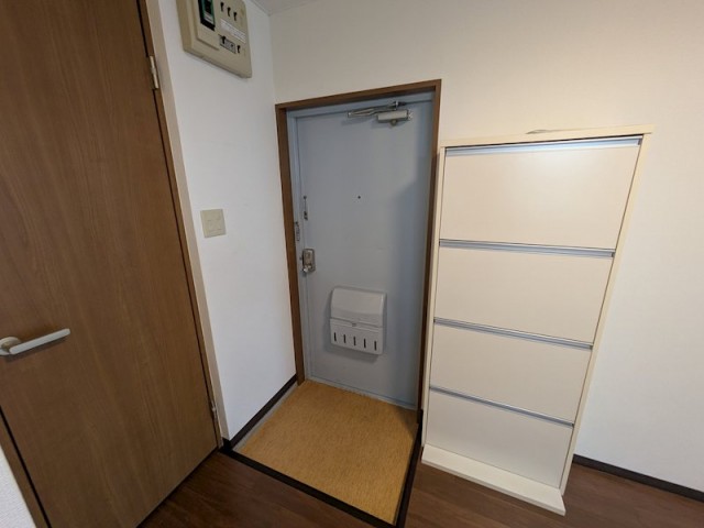 (玄関)