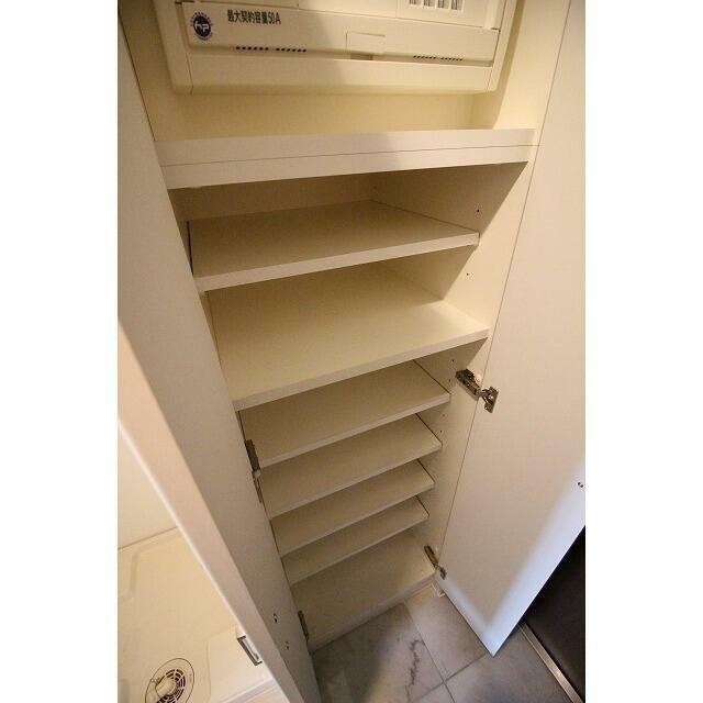(玄関)
