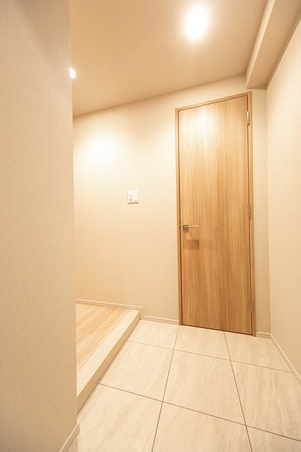 ※写真は同タイプ住戸です。(玄関)