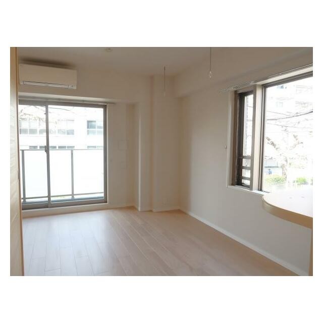 LDK約12帖(居間)