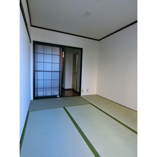 (居間)