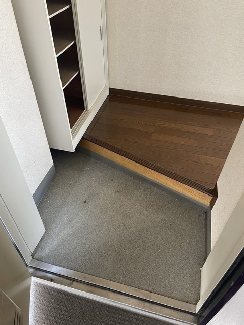 (玄関)