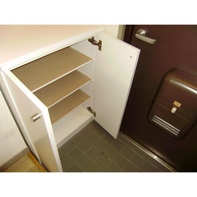 ※別部屋参考写真です。(玄関)