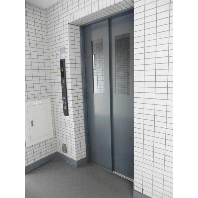エレベーター：2015年11月撮影