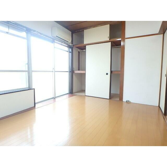 (居間)