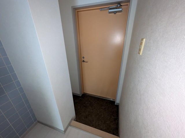 (玄関)