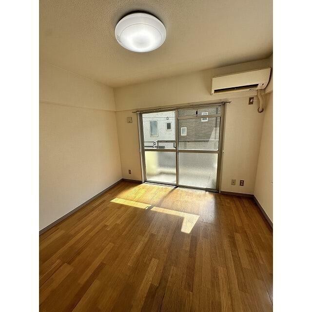 (居間)