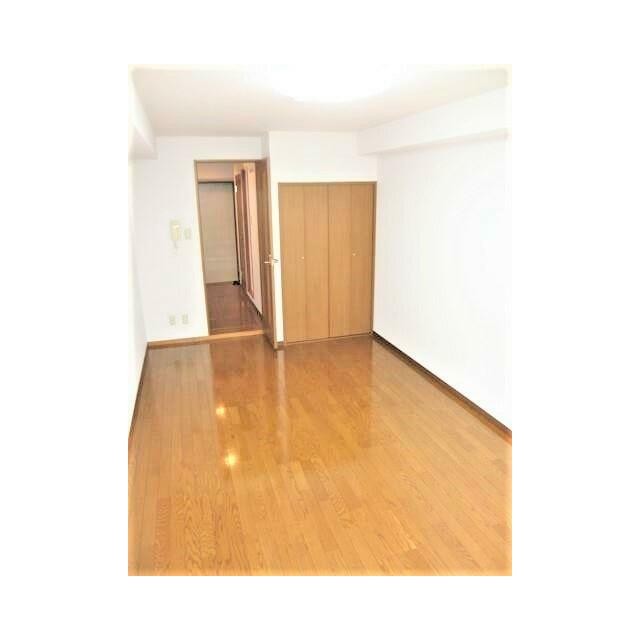 洋室9．4帖（床張り替え前）