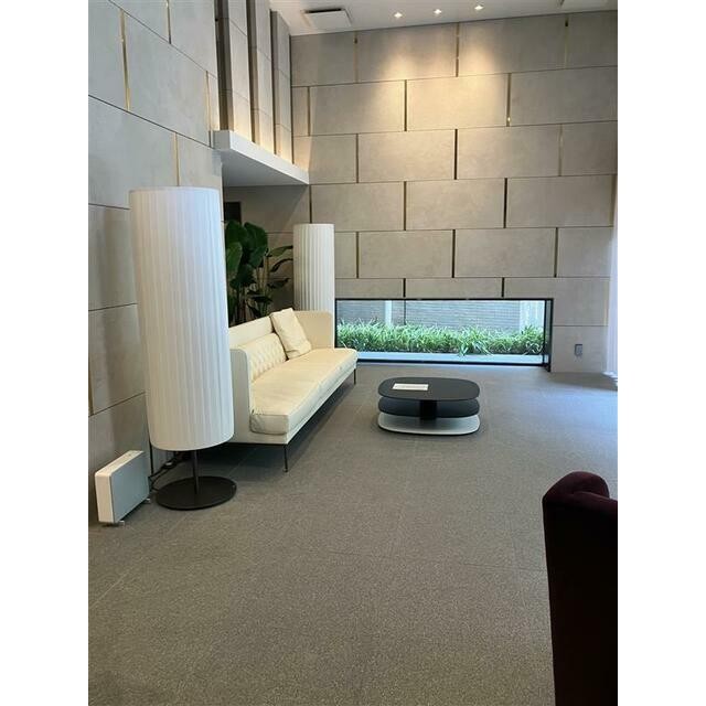 高級感のあるエントランスになります。(その他建物画像)