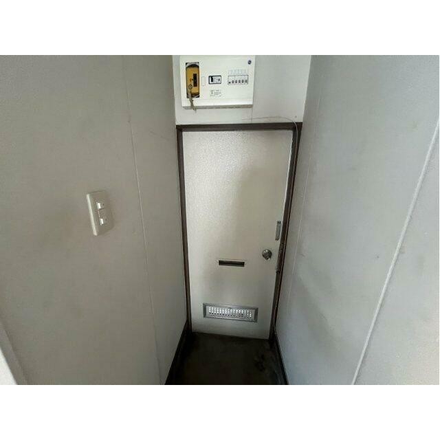 (玄関)