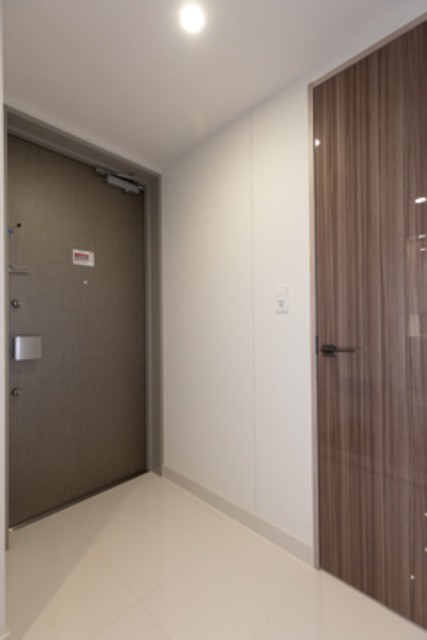 ※写真は同タイプ住戸です。(玄関)