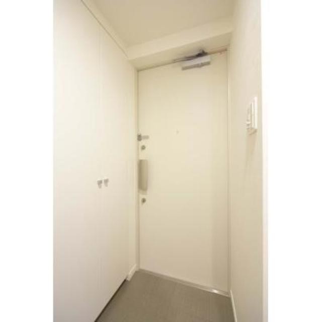 ※写真は同タイプ住戸です。(玄関)