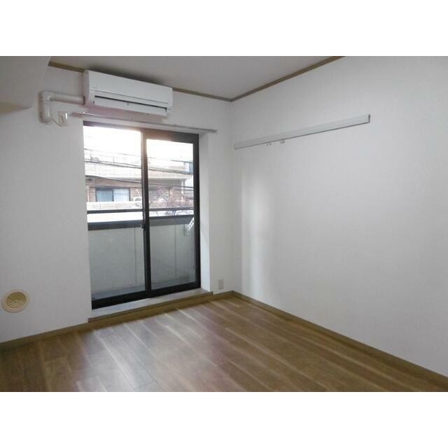 (居間)