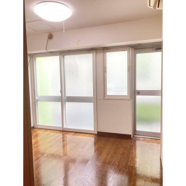 (居間)